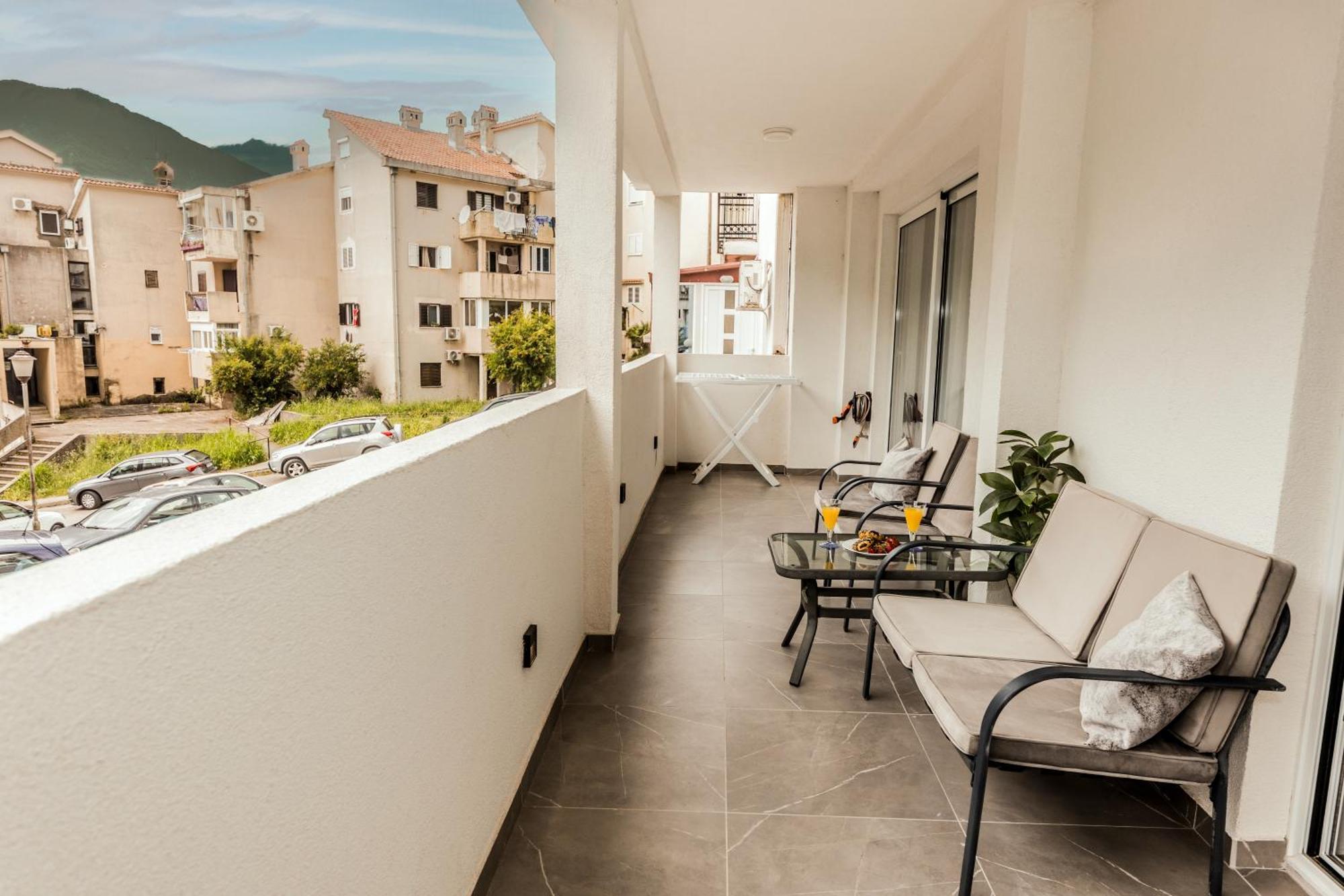 Paun Apartment Kotor Exterior photo
